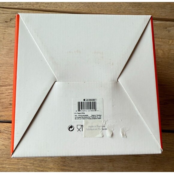 NEW Le Creuset Stoneware Classic Traditional Teapot 1.4 quart 1.3 liters White - Picture 12 of 12